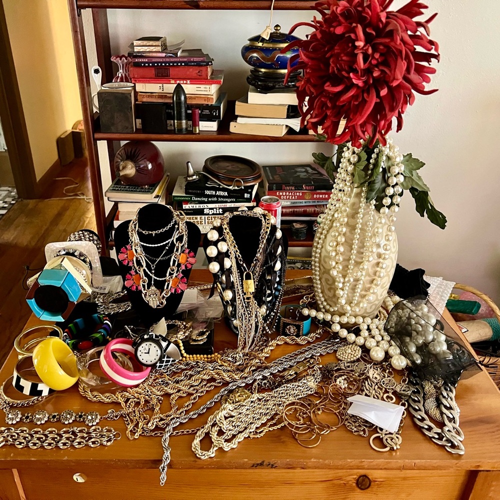 Unlisted VTG jewelry